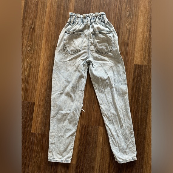 SO ripped jeans! Size 0/24! Excellent condition! - Picture 5 of 7